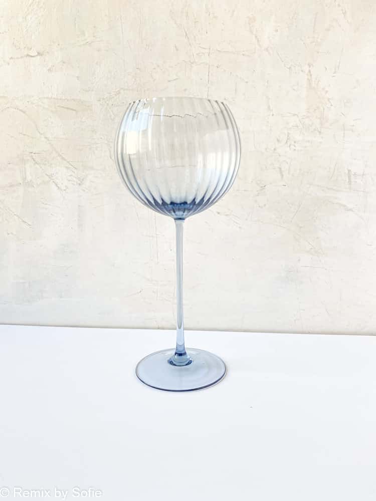 lyon rødvinsglas i blue smoke,wineglass, handblown, glas, remix by sofie,anna von lipa vinglas, rødvinglas, vinglas, mundblæst vinglas, vinglas, lyon vinglas, anna von lipa glas