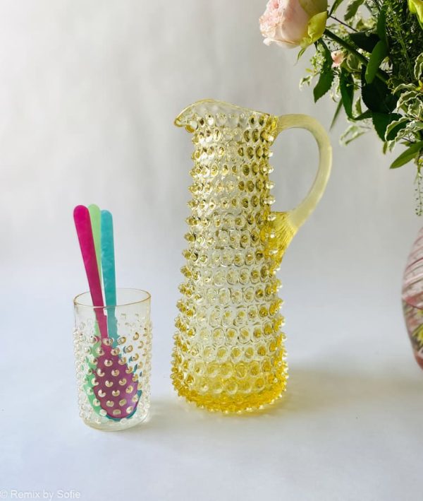 eiffiel kande i gul, høj kande i gul, anna von lipa kande, anna von liap glas, pindsvine kande høj, anne von lipa forhandler, remix by sofie, kander, glas kander, hobnail glass, pinapple glass,