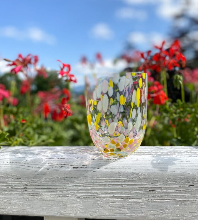 vandglas, anna von lipa mix & match, tumbler, vand glas, drikkeglas, drinking glass, farvede glas , remix by sofie, anna von lipa glas, anna von lipa forhandler,bohemia glass, mundblæste glas, confetti glas, splash glas, borddækning, splash glas, anna von lipa forhandler, borddækningsplash glas summer vol. 2 med rosa, kanariengelb, mint og pinklysegul, splash glas, anna von lipa big splash, opal glas, opaline glas, bohemian glasses, handblown glasses, mundblæste glas, glas med opal spots, remix by sofie, anna von lipa forhandler