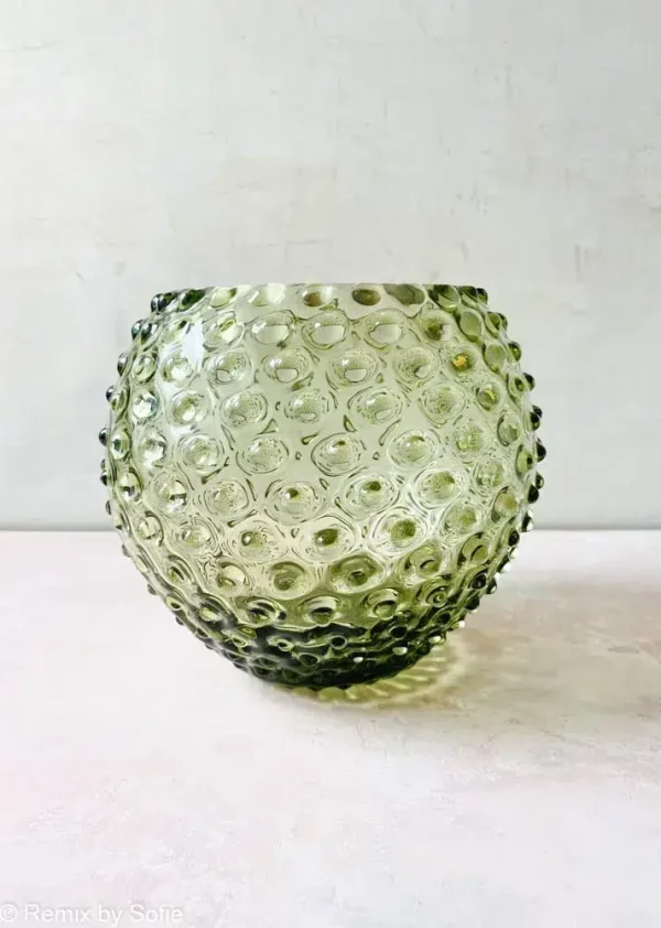 vase i pindsvineglas, 18 vase, hobnailglass, anna von lipa glas, anna von lipa forhandler