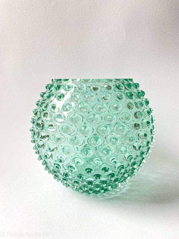 pindsvine vase 18 cm i beryl, anna von lipa vase, vase i pindsvine glas, mundblæst glas, hobnail glass, bohemian glass, remix by sofie, vase, blomstervase, vase fra Anna von Lipa, bordækning