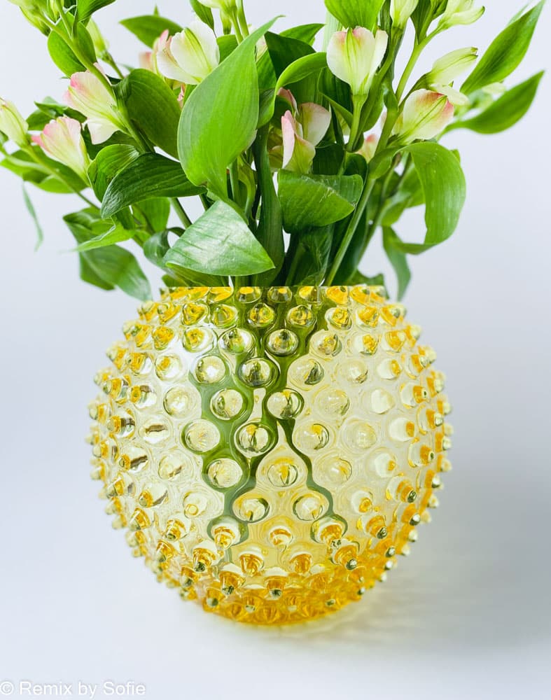 pindsvine vase 18 cm citron, anna von lipa vase, vase i pindsvine glas, mundblæst glas, hobnail glass, bohemian glass, remix by sofie, vase, blomstervase, vase fra Anna von Lipa, bordækning