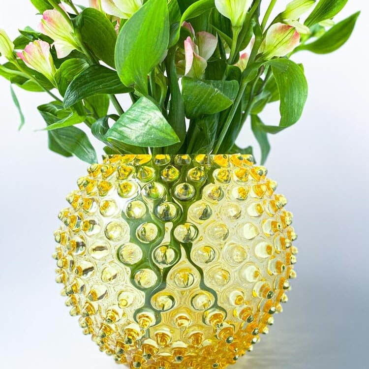 pindsvine vase 18 cm citron, anna von lipa vase, vase i pindsvine glas, mundblæst glas, hobnail glass, bohemian glass, remix by sofie, vase, blomstervase, vase fra Anna von Lipa, bordækning