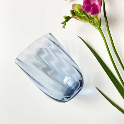 swil glas i blue smoke, anna von lipa mix & match, swirl glas, wawe glas, harlekin glas, tumbler, vand glas, drikkeglas, drinking glass, anna von lipa glas, remix by sofie anna von lipa forhandler,