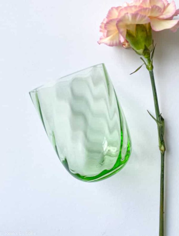 swirl glas i lysegrøn, anna von lipa mix & match, swirl glas, wawe glas, harlekin glas, tumbler, vand glas, drikkeglas, drinking glass, anna von lipa glas, remix by sofie anna von lipa forhandler,