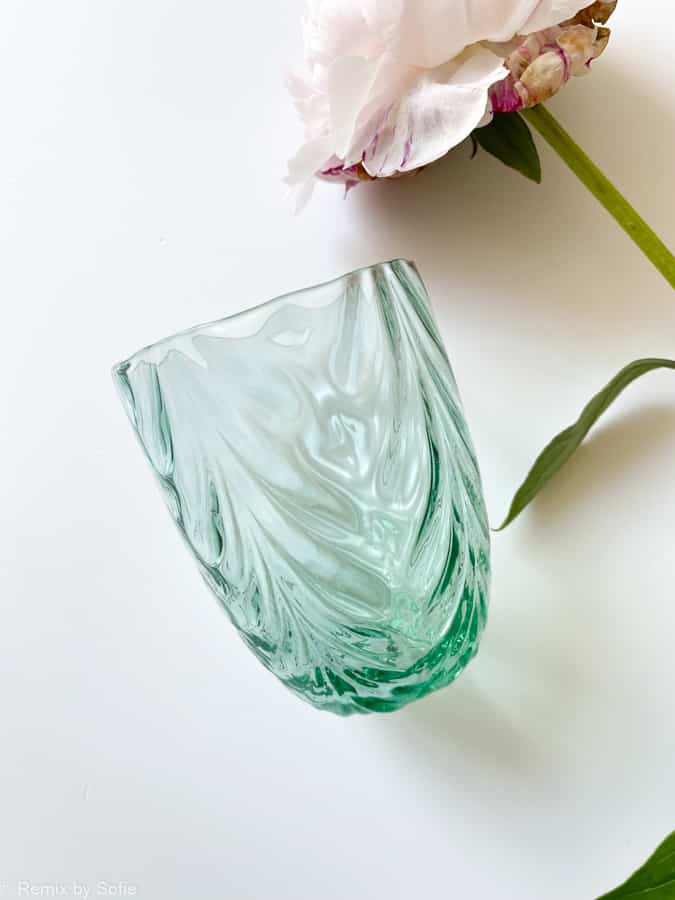 wawe i beryl, anna von lipa, Remix by Sofie, anna von lipa glas, mundblæste glas, handblown glass, glas, drikkeglas, vandglas, farvede glas, mix og matck glas, mix & matck glas, tumbler, wawe glas, swirk glas, harlekin glas, spiral glas, bambus glas, oliveglas, borddækning, anna von lipa glas, anna von lipa forhandler