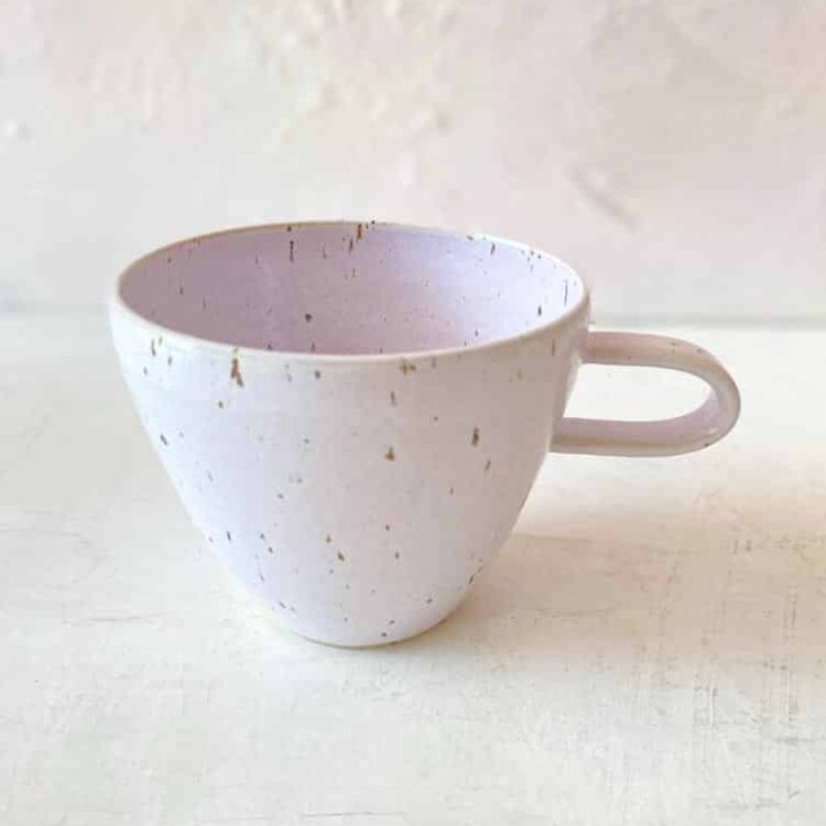 kop, anne kop, anne koppen, hånddrejet kop, keramik kop, te kop, kaffe kop, latte kop, kop med hank, trine lise keramik, cappucino kop, stentøj kop, ceramic cup, mug,