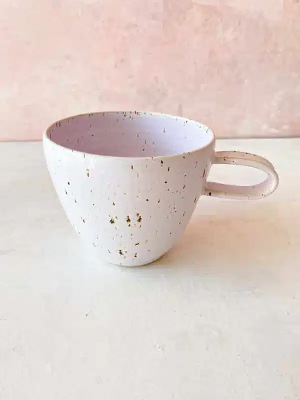 kop, anne kop, anne koppen, hånddrejet kop, keramik kop, te kop, kaffe kop, latte kop, kop med hank, trine lise keramik, cappucino kop, stentøj kop, ceramic cup, mug,