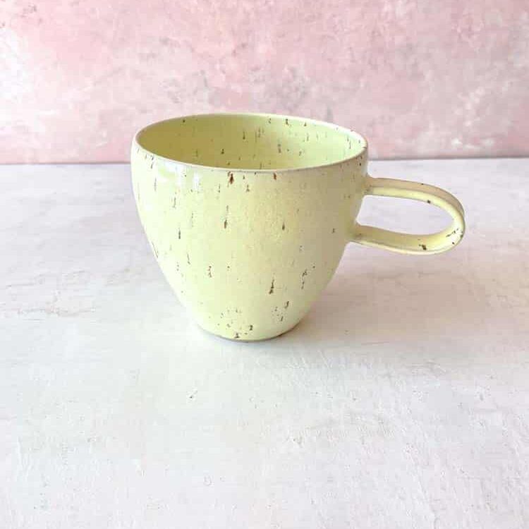 kop, anne kop, anne koppen, hånddrejet kop, keramik kop, te kop, kaffe kop, latte kop, kop med hank, trine lise keramik, cappucino kop, stentøj kop, ceramic cup, mug,