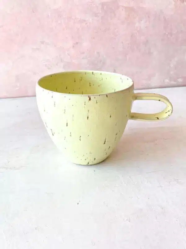 kop, anne kop, anne koppen, hånddrejet kop, keramik kop, te kop, kaffe kop, latte kop, kop med hank, trine lise keramik, cappucino kop, stentøj kop, ceramic cup, mug,