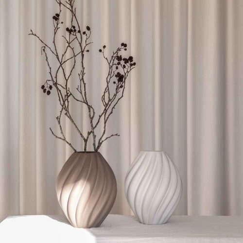 specktrum keramik vase, flora vase, swirl i creme hvid, , sandfarvet vase, lysebrun vase, borddækning, bolig interiør, dansk design