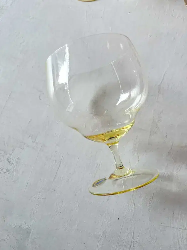 cognac glas i gult