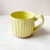 trine lise keramik, rillet kop, kop, hånddrejet kop, keramik kop, te kop, kaffe kop, latte kop, kop med hank, trine lise keramik, cappucino kop, stentøj kop, ceramic cup, mug,