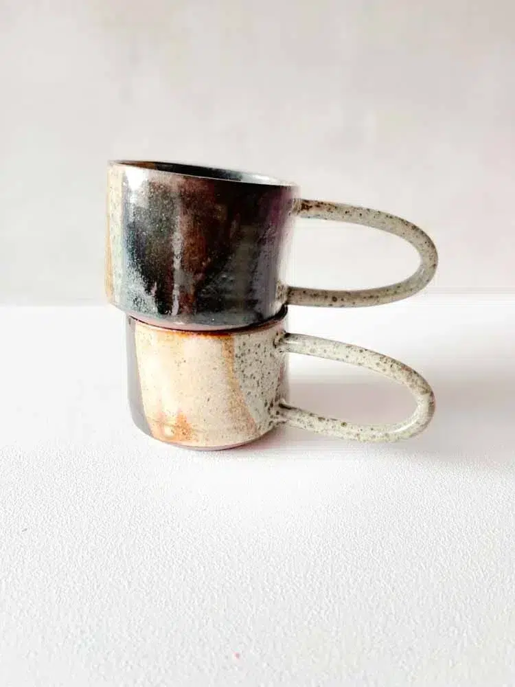 trine lise keramik, rillet kop, kop, hånddrejet kop, keramik kop, t kop, kaffe kop, latte kop, kop med hank, trine lise keramik, cappucino kop, stentøj kop, ceramic cup, mug,