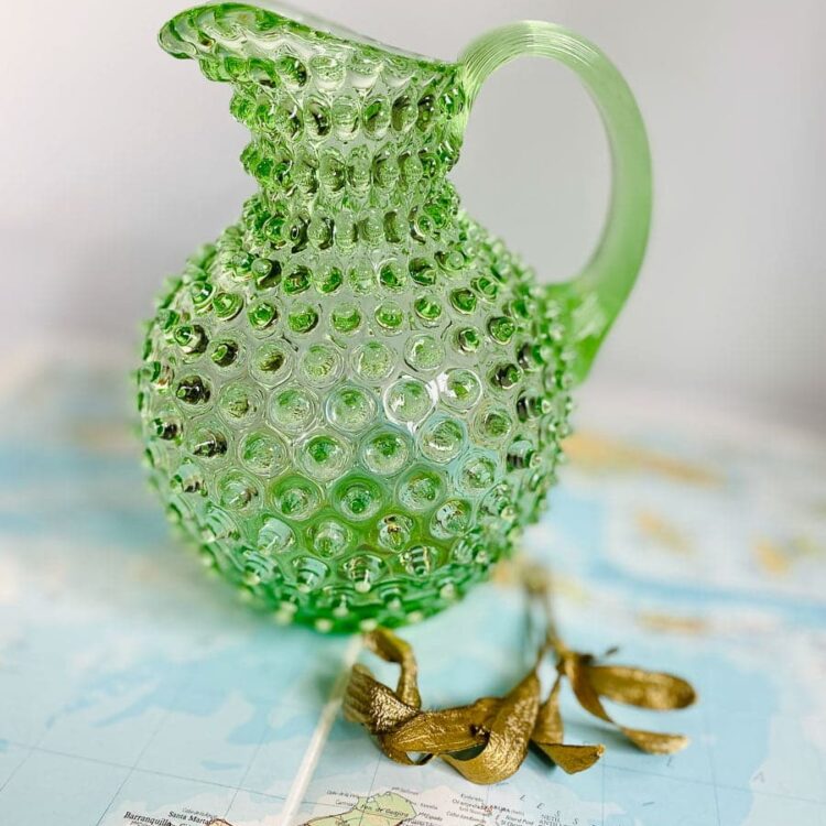 anna von lipa kande, anna von lipa pindsvine kande, pindsvinekande, pindsvinekande, pindsvine kande,hobnail jug, hobnailglass, pindsvineglas kandePindsvinekande 2 liter i lysegrøn