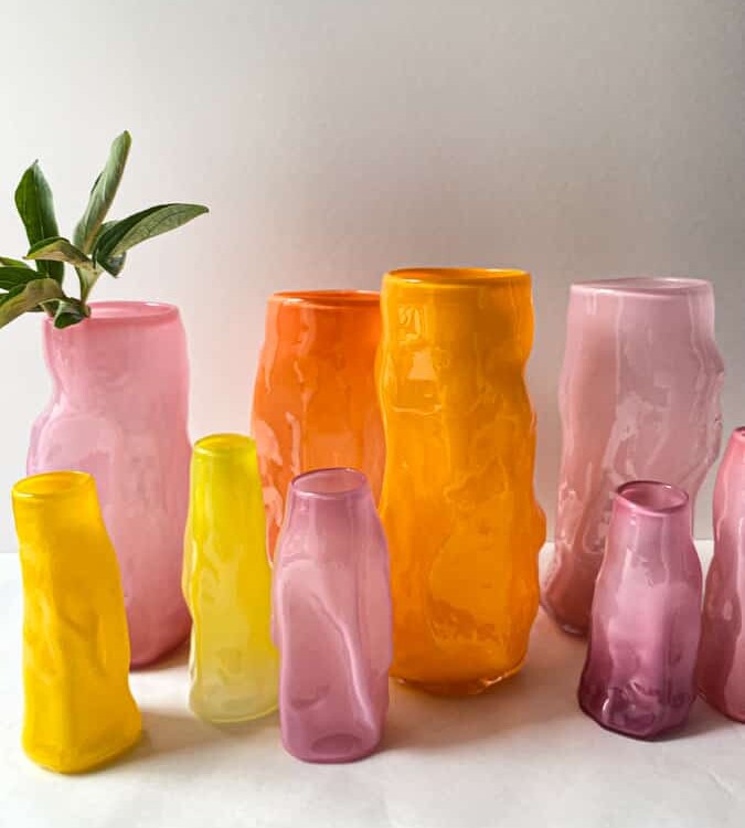 marie retpen vase, vaser, blomster vase, mundblæst glas, blomstervasemundblæst vase, krøl vase, vase i organisk form, krølvase, remix by sofie