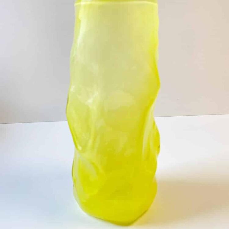 marie retpen vase, vaser, blomster vase, mundblæst glas, blomstervasemundblæst vase, krøl vase, vase i organisk form, krølvase, remix by sofie