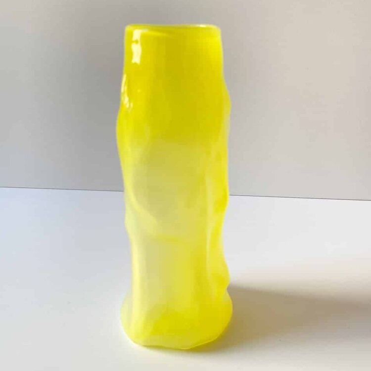 marie retpen vase, vaser, blomster vase, mundblæst glas, blomstervasemundblæst vase, krøl vase, vase i organisk form, krølvase, remix by sofie