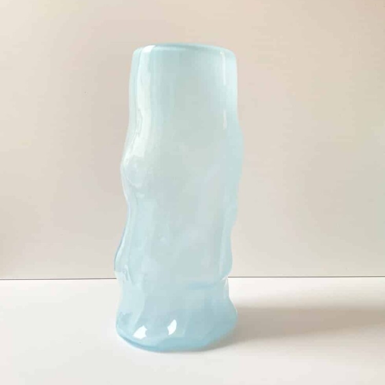 marie retpen vase, vaser, blomster vase, mundblæst glas, blomstervasemundblæst vase, krøl vase, vase i organisk form, krølvase, remix by sofie