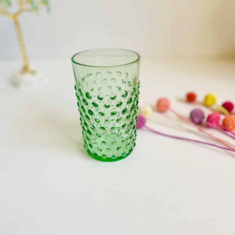 remix by sofie, anna von lipa pindsvine vandglas glas, anna von lipa, anna von lipa pindsvine glas, pindsvineglas, vandglas, drikkeglas, glas i pindsvineglasanna von lipa pindsvine glas, hobnail glasses,Pindsvineglas i lysegrøn