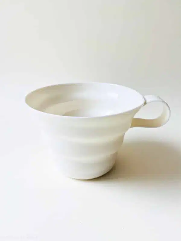 rikke maglesen keramik, porcelæns kop, hvid kaffe kop, kop, pastelfarvet kop, kaffekop, tekop