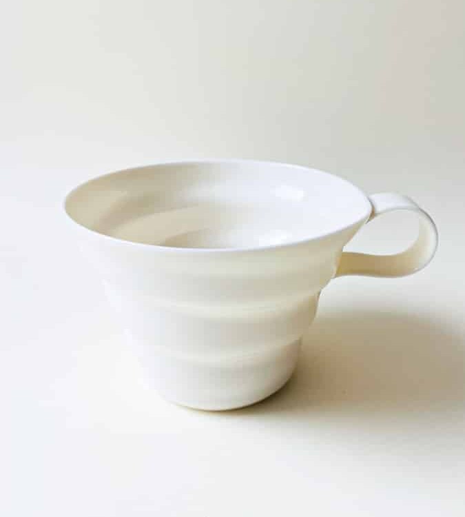 rikke maglesen keramik, porcelæns kop, hvid kaffe kop, kop, pastelfarvet kop, kaffekop, tekop