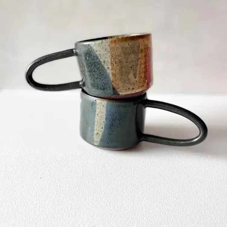 trine lise keramik, rillet kop, kop, hånddrejet kop, keramik kop, te kop, kaffe kop, latte kop, kop med hank, trine lise keramik, cappucino kop, stentøj kop, ceramic cup, mug,