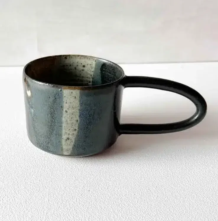 trine lise keramik op, hånddrejet kop, keramik kop, te kop, kaffe kop, latte kop, kop med hank, trine lise keramik, cappucino kop, stentøj kop, ceramic cup, mug,