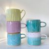 trine lise keramik, rillet kop, kop, hånddrejet kop, keramik kop, te kop, kaffe kop, latte kop, kop med hank, trine lise keramik, cappucino kop, stentøj kop, ceramic cup, mug,