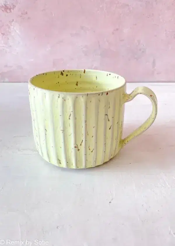 trine lise keramik, rillet kop, kop, hånddrejet kop, keramik kop, te kop, kaffe kop, latte kop, kop med hank, trine lise keramik, cappucino kop, stentøj kop, ceramic cup, mug,