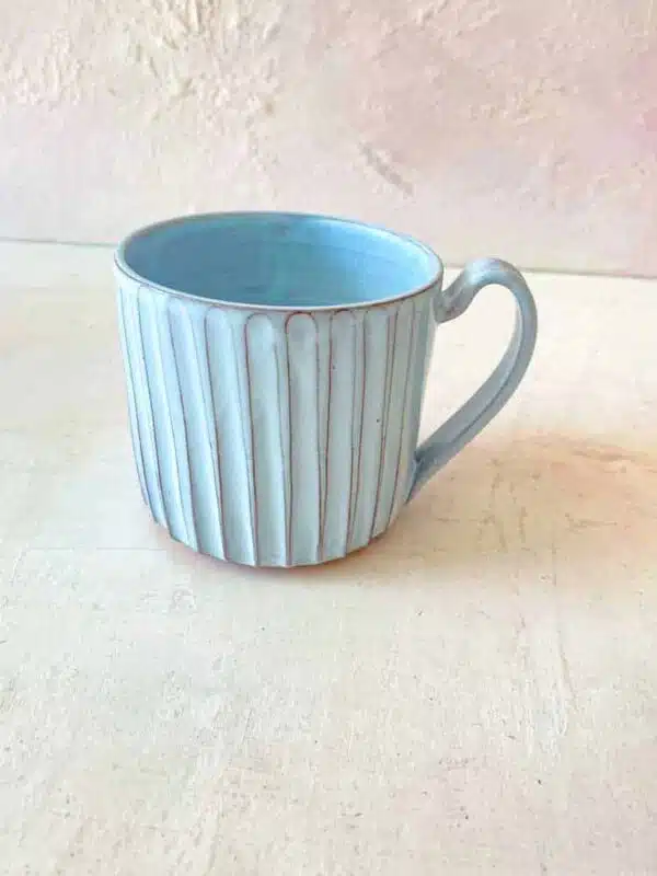 kop, anne kop, anne koppen, hånddrejet kop, keramik kop, te kop, kaffe kop, latte kop, kop med hank, trine lise keramik, cappucino kop, stentøj kop, ceramic cup, mug,