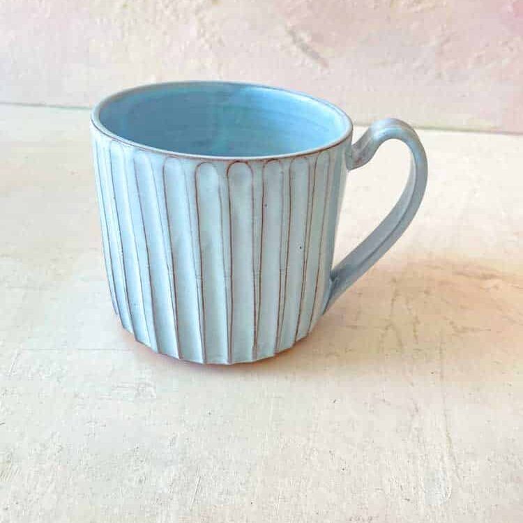 kop, anne kop, anne koppen, hånddrejet kop, keramik kop, te kop, kaffe kop, latte kop, kop med hank, trine lise keramik, cappucino kop, stentøj kop, ceramic cup, mug,