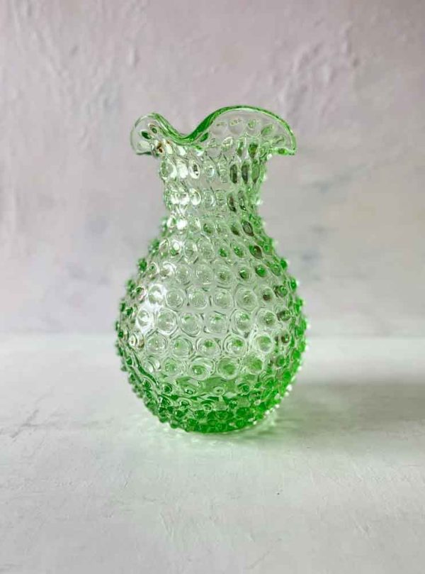 anna von lipa blonde vase i pindsvineglas i lysegrøn