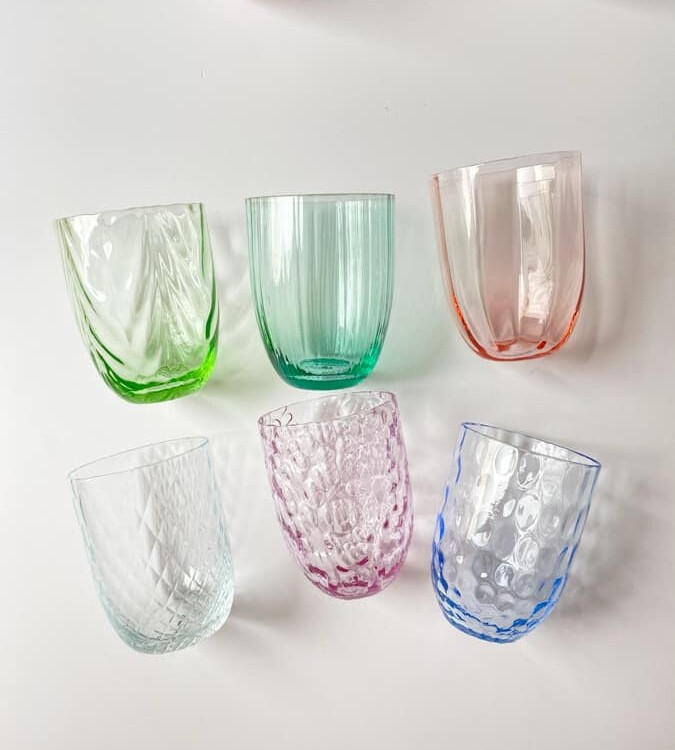 anna von lipa, Remix by Sofie, anna von lipa glas, mundblæste glas, handblown glass, glas, drikkeglas, vandglas, farvede glas, mix og matck glas, mix & matck glas, tumbler, wawe glas, swirk glas, harlekin glas, spiral glas, bambus glas, oliveglas, borddækning, anna von lipa glas, anna von lipa forhandler