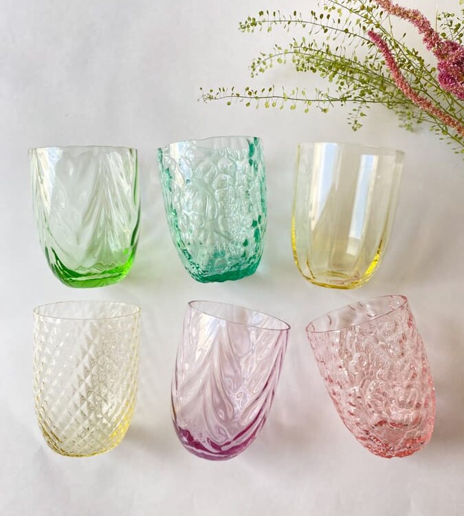 anna von lipa, Remix by Sofie, anna von lipa glas, mundblæste glas, handblown glass, glas, drikkeglas, vandglas, farvede glas, mix og matck glas, mix & matck glas, tumbler, wawe glas, swirk glas, harlekin glas, spiral glas, bambus glas, oliveglas, borddækning, anna von lipa glas, anna von lipa forhandler