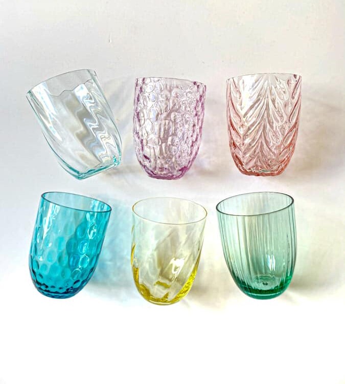 anna von lipa, Remix by Sofie, anna von lipa glas, mundblæste glas, handblown glass, glas, drikkeglas, vandglas, farvede glas, mix og matck glas, mix & matck glas, tumbler, wawe glas, swirk glas, harlekin glas, spiral glas, bambus glas, oliveglas, borddækning, anna von lipa glas, anna von lipa forhandler