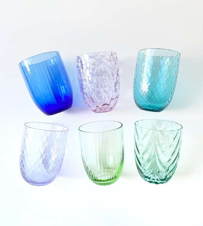 anna von lipa, Remix by Sofie, anna von lipa glas, mundblæste glas, handblown glass, glas, drikkeglas, vandglas, farvede glas, mix og matck glas, mix & matck glas, tumbler, wawe glas, swirk glas, harlekin glas, spiral glas, bambus glas, oliveglas, borddækning, anna von lipa glas, anna von lipa forhandler