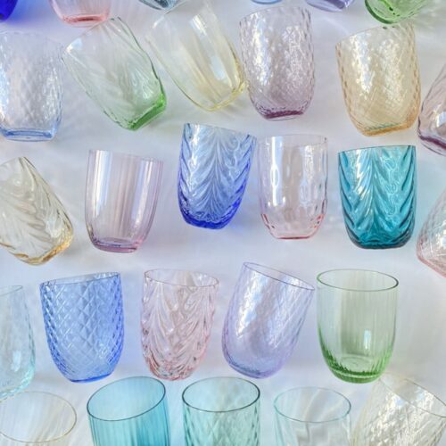 anna von lipa, Remix by Sofie, anna von lipa glas, mundblæste glas, handblown glass, glas, drikkeglas, vandglas, farvede glas, mix og matck glas, mix & matck glas, tumbler, wawe glas, swirk glas, harlekin glas, spiral glas, bambus glas, oliveglas, borddækning, anna von lipa glas, anna von lipa forhandler