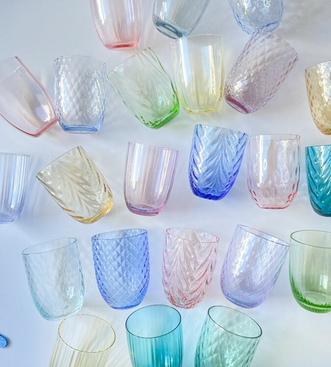 anna von lipa, Remix by Sofie, anna von lipa glas, mundblæste glas, handblown glass, glas, drikkeglas, vandglas, farvede glas, mix og matck glas, mix & matck glas, tumbler, wawe glas, swirk glas, harlekin glas, spiral glas, bambus glas, oliveglas, borddækning, anna von lipa glas, anna von lipa forhandler