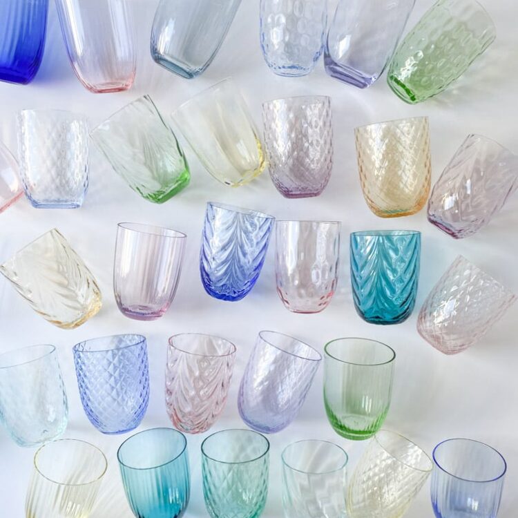 anna von lipa, Remix by Sofie, anna von lipa glas, mundblæste glas, handblown glass, glas, drikkeglas, vandglas, farvede glas, mix og matck glas, mix & matck glas, tumbler, wawe glas, swirk glas, harlekin glas, spiral glas, bambus glas, oliveglas, borddækning, anna von lipa glas, anna von lipa forhandler