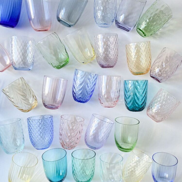 anna von lipa, Remix by Sofie, anna von lipa glas, mundblæste glas, handblown glass, glas, drikkeglas, vandglas, farvede glas, mix og matck glas, mix & matck glas, tumbler, wawe glas, swirk glas, harlekin glas, spiral glas, bambus glas, oliveglas, borddækning, anna von lipa glas, anna von lipa forhandler