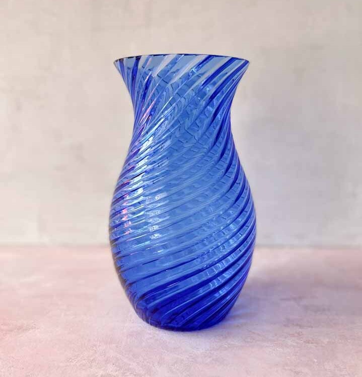 anna von lipa swirl vase oslo i kongeblå