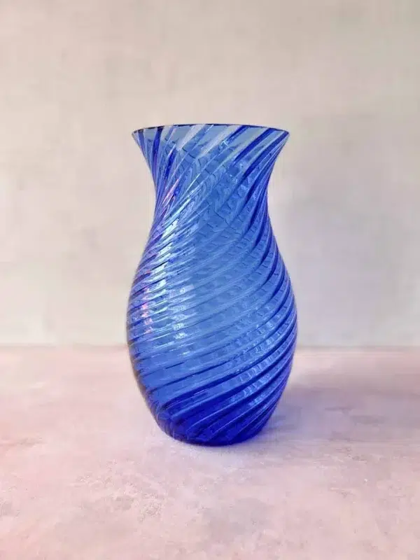 anna von lipa swirl vase oslo i kongeblå