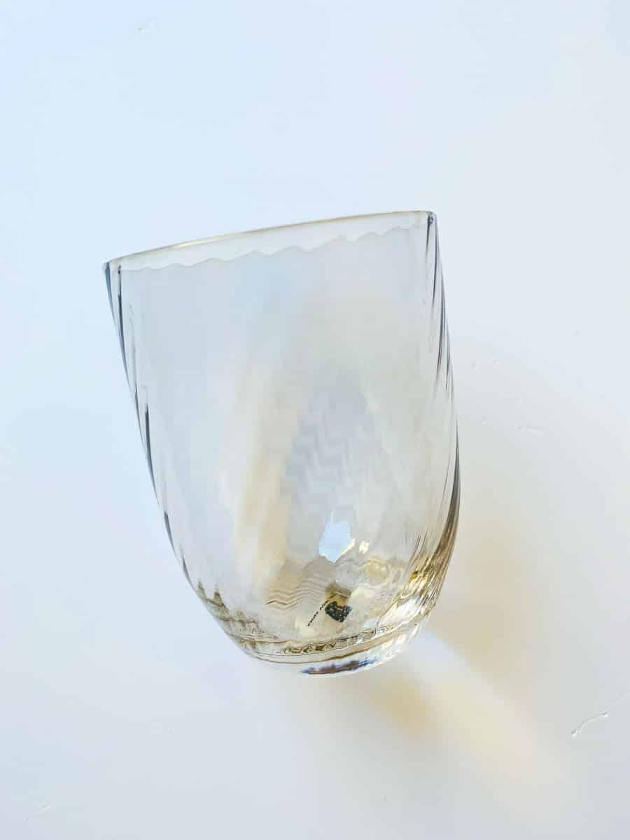 anna von lipa mix & match, swil glas, wawe glas, harlekin glas, tumbler, vand glas, drikkeglas, drinking glass, farvet glas, boliginteriør, borddækning, glas fra anna von lipa