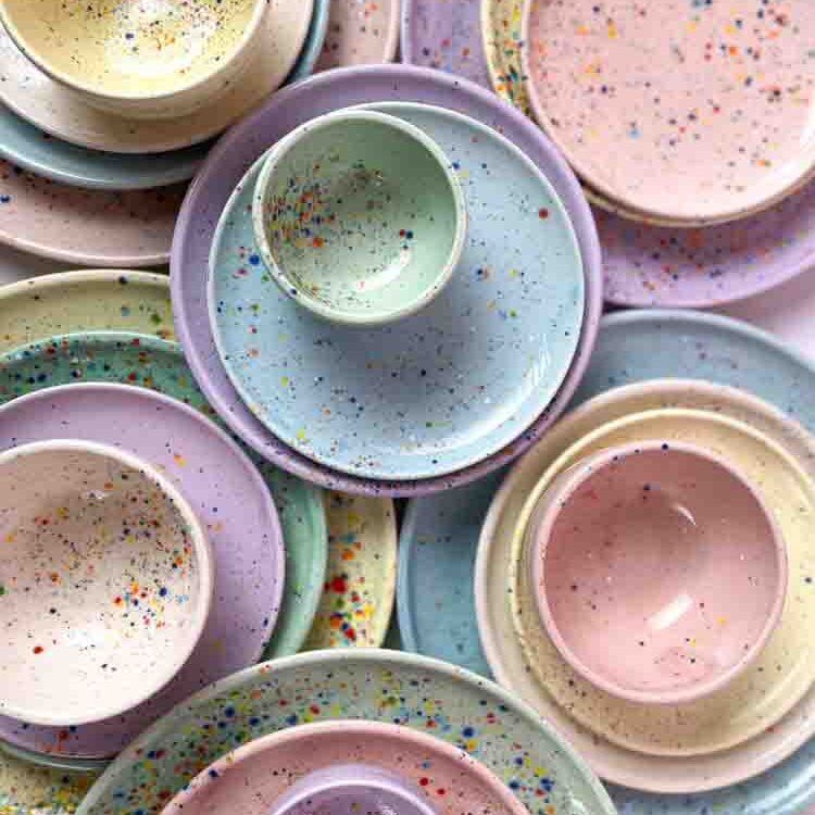 tallerken, egg back home,middagstallerken, frokost tallerken, bolig interiør, colourful home, tableware,pasteller, party collection, remix by sofie confetti serien,