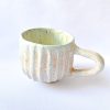 Hygge kop brede riller mintblå, kop i mint, keramik kop, ceramic cups, yellow kop, remix by sofie, mia lindbirk