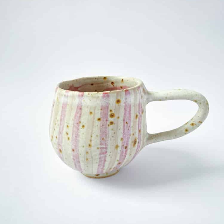 Hygge kop brede riller mintblå, kop i mint, keramik kop, ceramic cups, yellow kop, remix by sofie, mia lindbirk