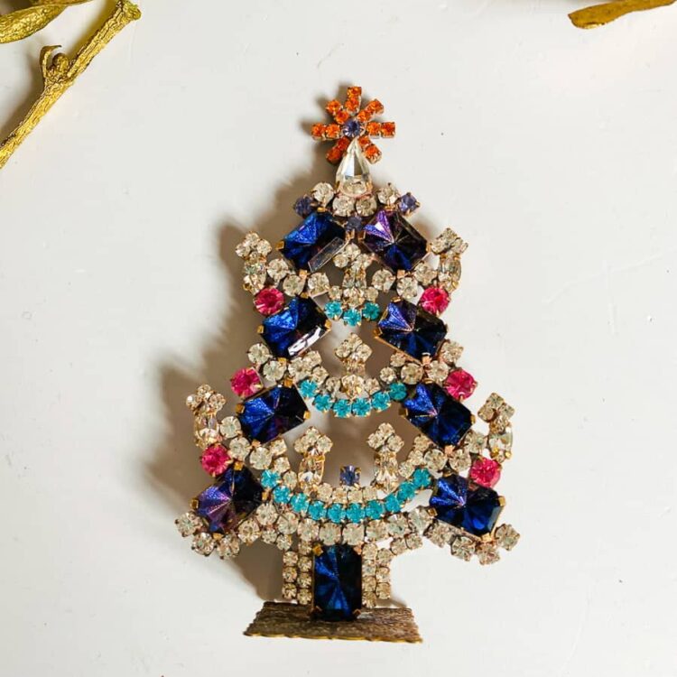 rhinstens juletræ, rhinstenstræ, juletræ i rhinststen, vintage juletræ, juletræ i vintagesten, vintage rhinstone, juletræer i sten, julepynt,christmas tree rhinstones, christmas ornament, Czech christmastree, remix by sofiejuletræ i rhinsten, rhinstens juletræ, vintage juletræ, tjekkiske juletræer, Czech christmastree, Christmas ornaments