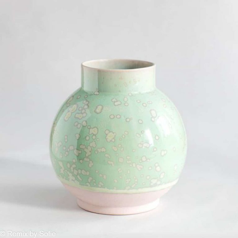 lena pedersen keramik, keramik vase, keramik urtepotte , vase i keramik, vase i porcelensler, vase i indfarvetler, krystalglasur , vase i mørkt ler, remix by sofie