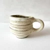 keramik kop, keramik kopper, keramik krus, kop med hank, kop uden hank, espresso kop, cortadokop, kop, kopper, remix by sofie, Hygge kop brede riller lysegul, kop i lysegul, keramik kop, ceramic cups, yellow kop, remix by sofie, mia lindbirk